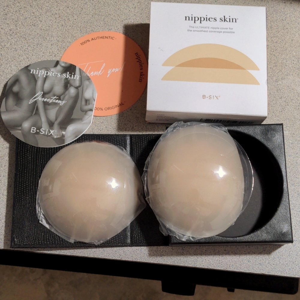 NIB B-Six nipples Skin nipple cover, adhesive creme size 2